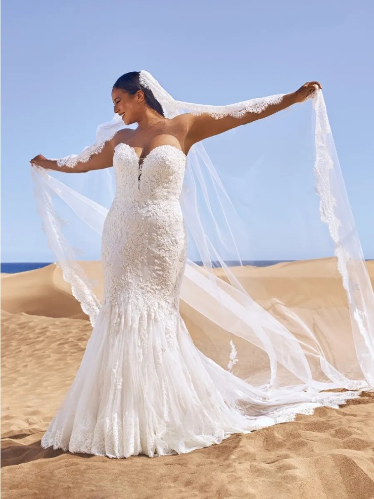 Pronovias off white clearance